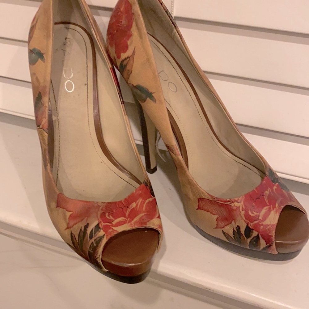 Shoe
